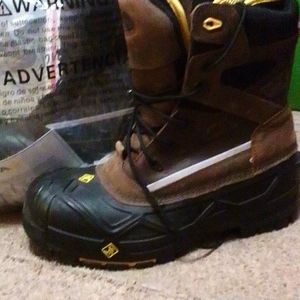 Men's outdoors insulated boots Terra size 11